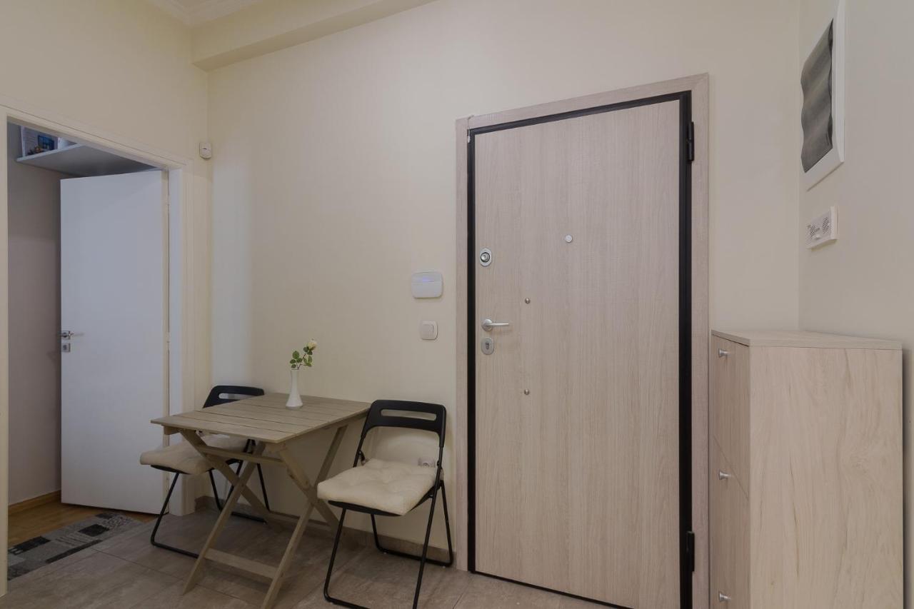 Beautiful And Spacious Apartment In Pagrati Athén Kültér fotó